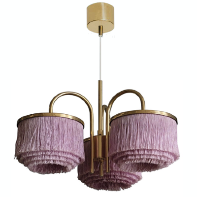 ="Дизайнерский 3180.400 Dizainerskii svetilnik DS204 kypit v internet-magazine www.audur.ru za 46 900 ryb. s dostavkoi <h1 style="text-align: center"><span style="font-size: 28px; font-family: Arial; color: rgb(227, 108, 9);">Дизайнерский светильник DS204</span><span style="font-family: Arial; font-size: 24px;"></span></h1>
<p style="text-align: justify"><span style="font-family: Arial; font-size: 18px;">Дизайнерский светильник DS204 с кисеей из категории гламурных и стильных светильников изящно украсит интерьеры от классики до модерна. Размеры подвесного светильника с кисеей DS204: общий диаметр 400 мм высота 320 мм. Основными элементами подвесного трех рожкового светильника является латунный или металлический декор для крепления кисеи. Металл окрашен в цвет латуни или золота матового. Количество светоточек: 3 под патрон Е27х60W. Цветовая гамма данного светильника может быть различной согласно складской программы. На заказ Вы можете сами подобрать оттенок, а мы окрасим кисею в предложенном оттенке. Наличие цветовой гаммы и возможность окрашивания уточняйте у менеджеров. Срок изготовления 14 рабочих дней. Производство: Россия.</span></p>
<p style="text-align: center"><strong>В светотехнической компании LAMPADARY.RU Вы можете заказать светильники с учетом ваших пожеланий и по мотивам известного бренда, не нарушая прав авторов и правообладателей.</strong></p>
<p style="text-align: center"><strong><span style="color: rgb(227, 108, 9);">НАШИ ВОЗМОЖНОСТИ - ИЗ МЕЧТЫ В РЕАЛЬНОСТЬ!!!</span></strong></p>
<p><br></p>